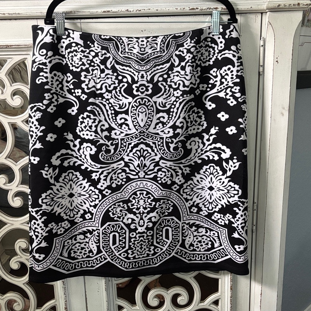 Black and White Patterned Skirt